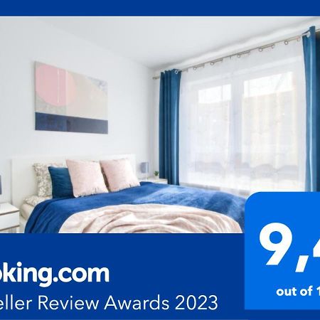 M&R Apartament Airport&Business Deluxe Cybernetyki 17 - Underground Garage - Free Wifi - Netflix - Air Conditioning - Self Check-In, Close By Chopin Airport Warszawa Eksteriør bilde