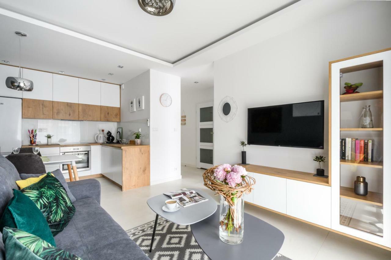 M&R Apartament Airport&Business Deluxe Cybernetyki 17 - Underground Garage - Free Wifi - Netflix - Air Conditioning - Self Check-In, Close By Chopin Airport Warszawa Eksteriør bilde